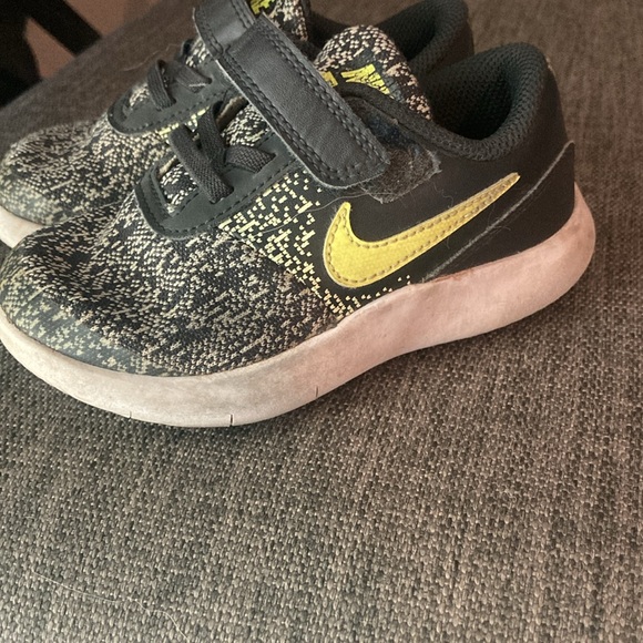 Toddler Nike flex contact shoe sz 9 - Picture 3 of 4